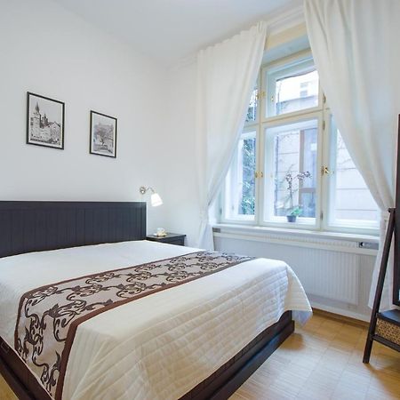 Modern Apartment Charvatova Praha Bagian luar foto