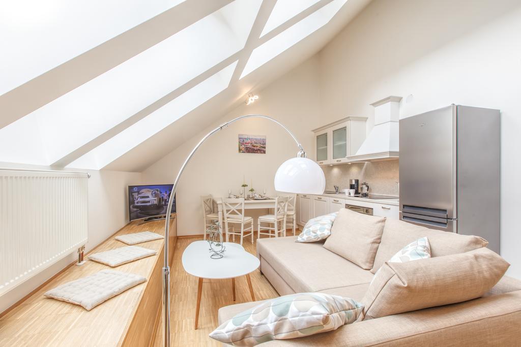 Modern Apartment Charvatova Praha Bagian luar foto