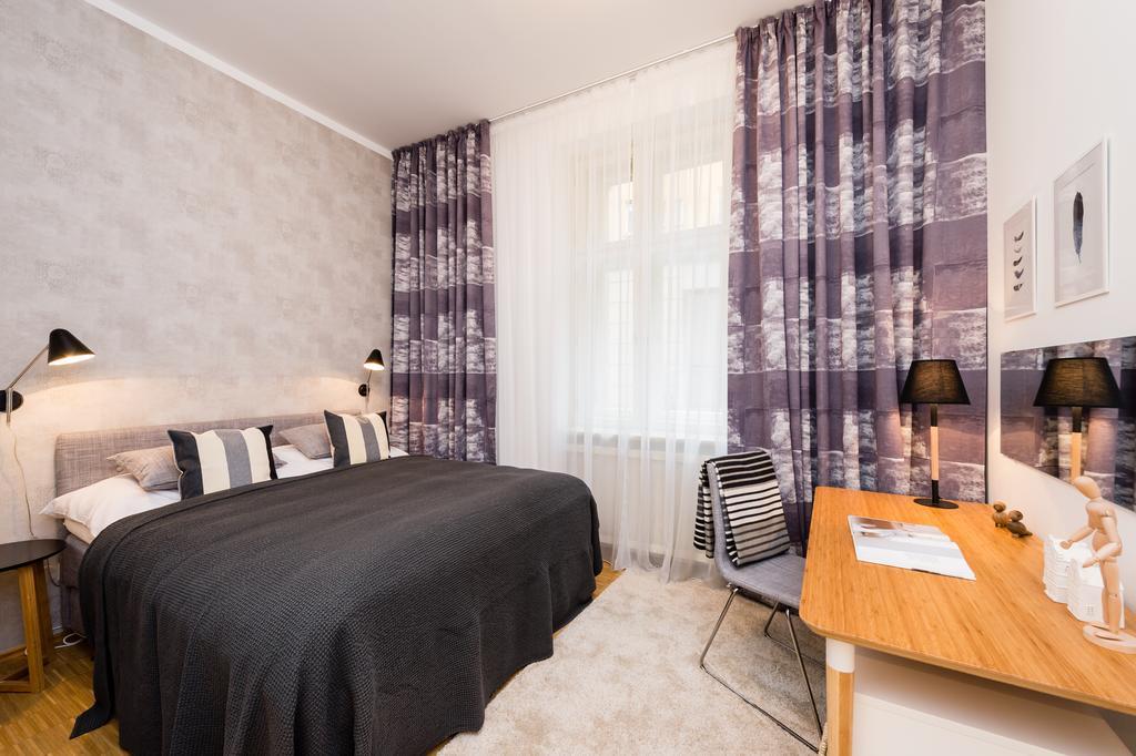Modern Apartment Charvatova Praha Bagian luar foto