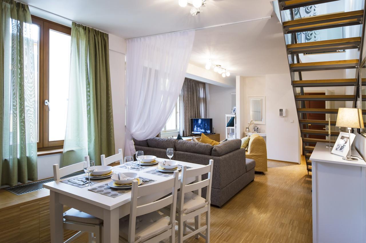 Modern Apartment Charvatova Praha Bagian luar foto