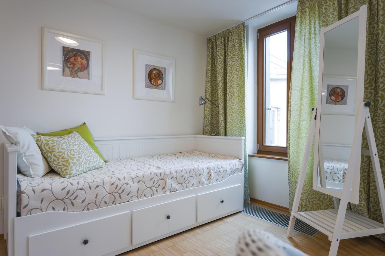 Modern Apartment Charvatova Praha Bagian luar foto