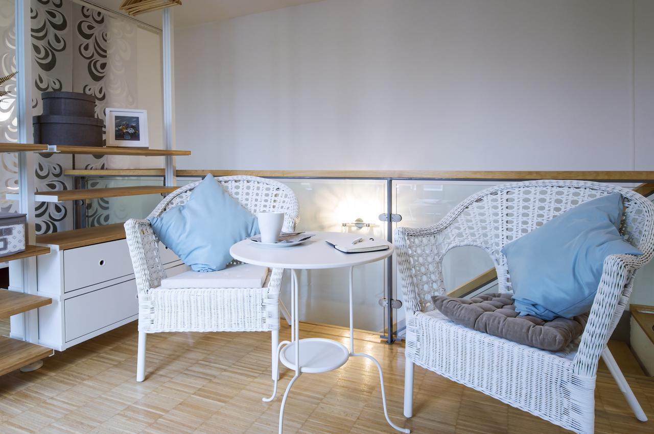 Modern Apartment Charvatova Praha Bagian luar foto
