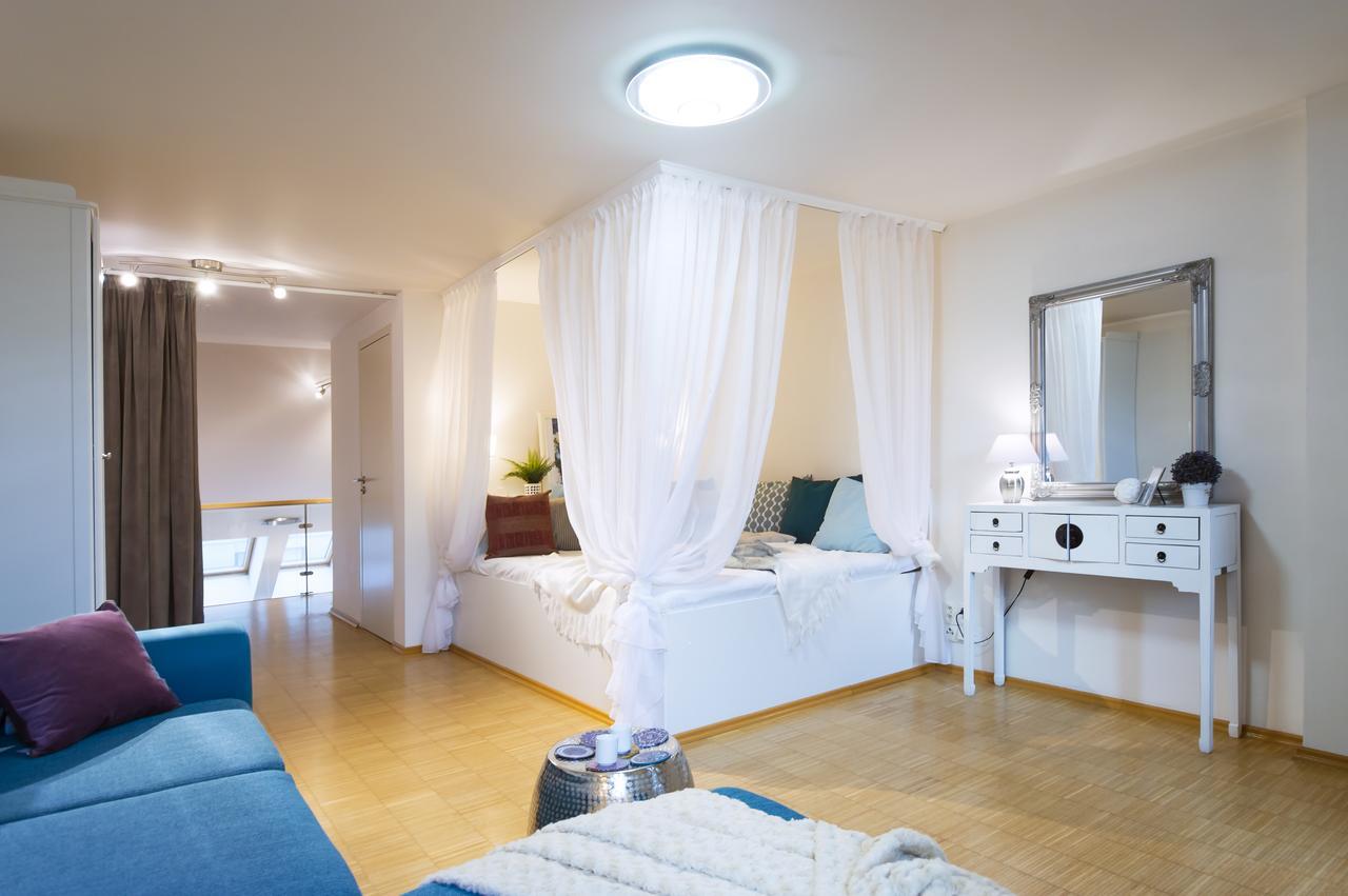Modern Apartment Charvatova Praha Bagian luar foto