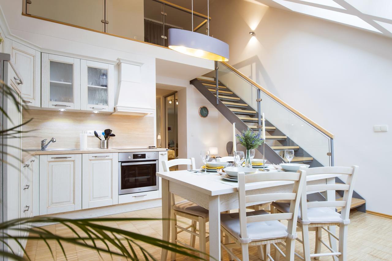 Modern Apartment Charvatova Praha Bagian luar foto