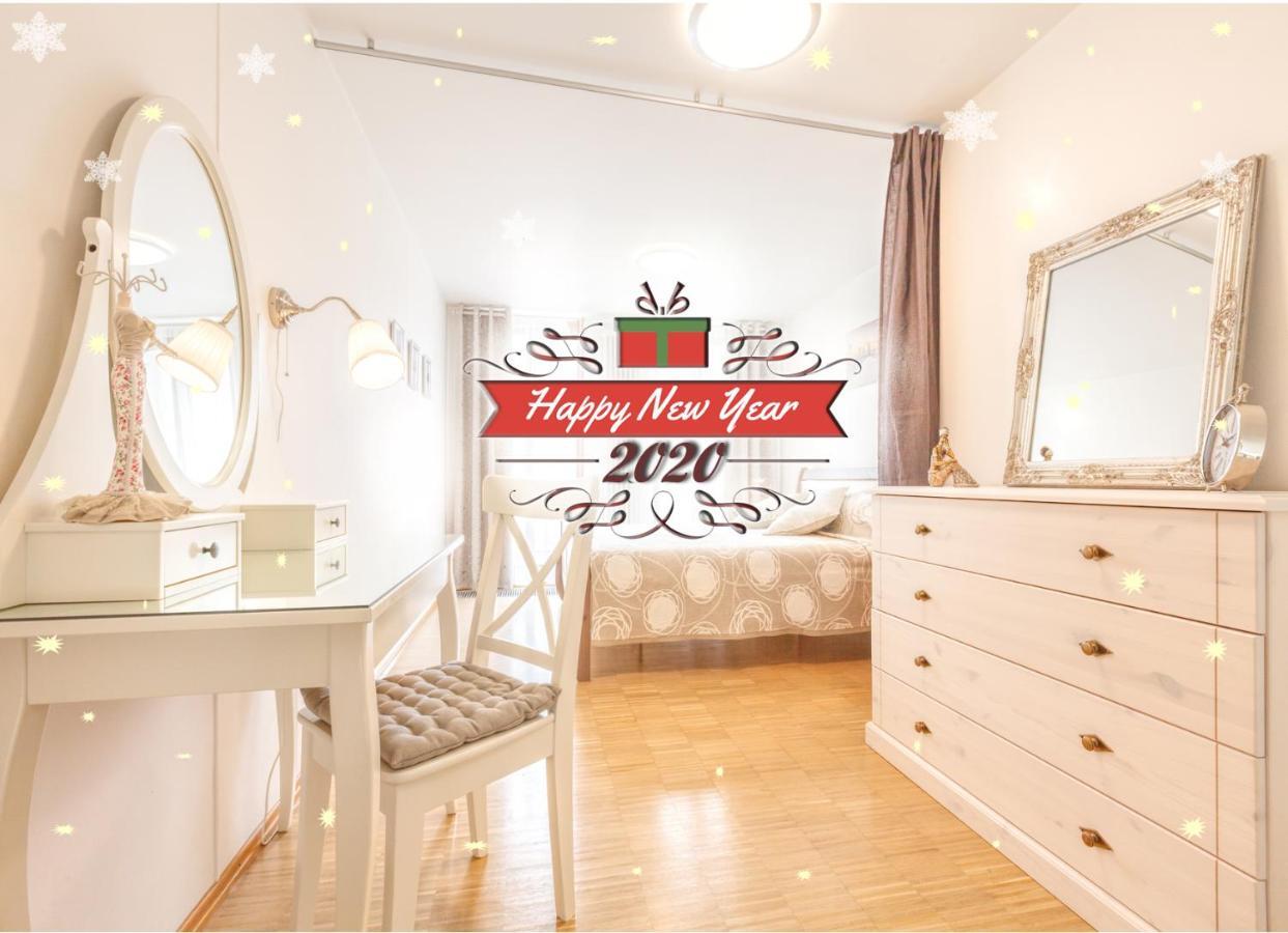 Modern Apartment Charvatova Praha Bagian luar foto