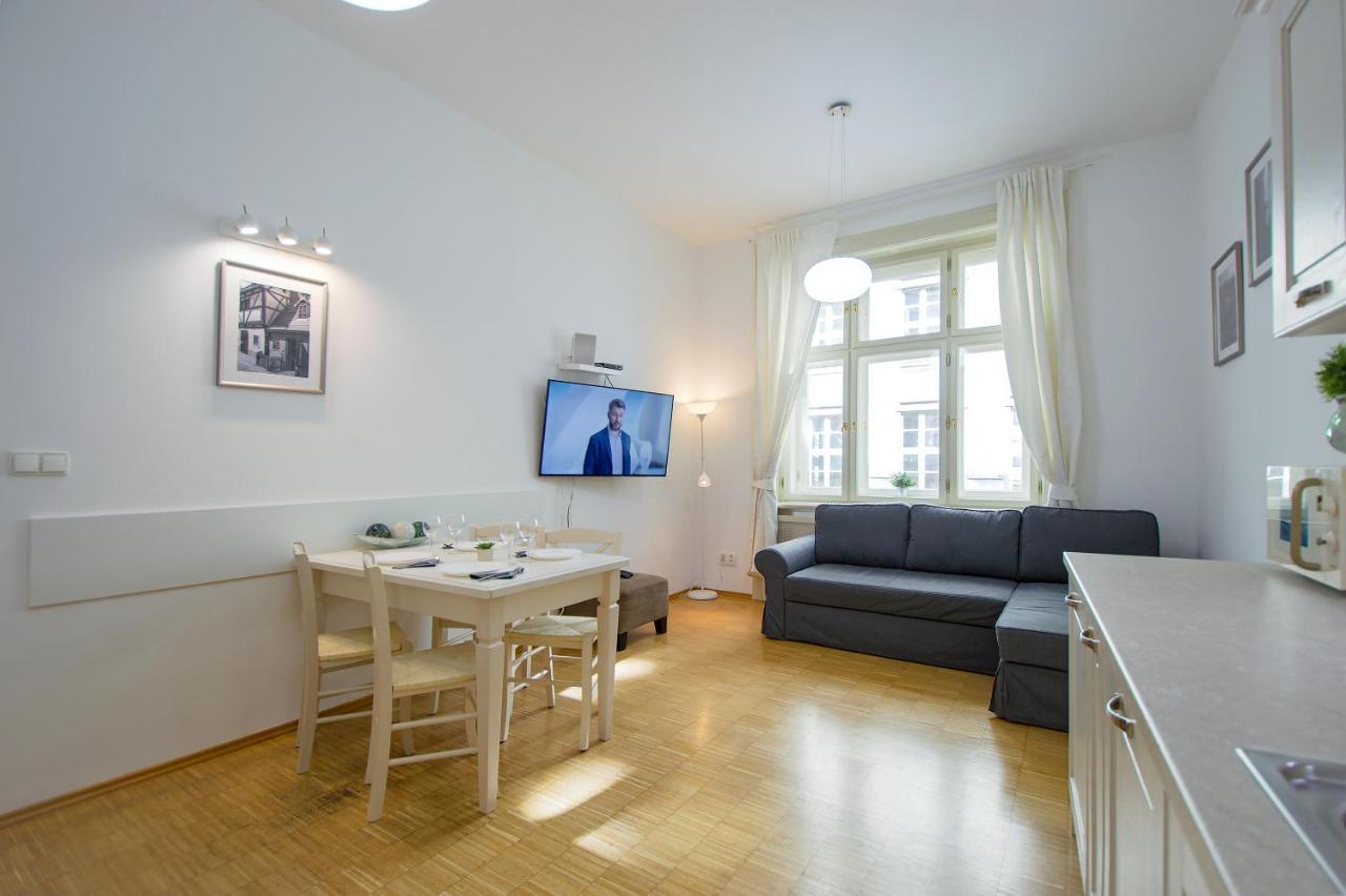 Modern Apartment Charvatova Praha Bagian luar foto
