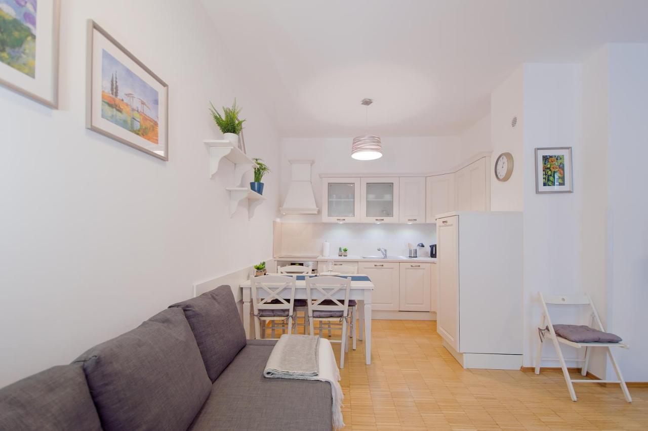 Modern Apartment Charvatova Praha Bagian luar foto