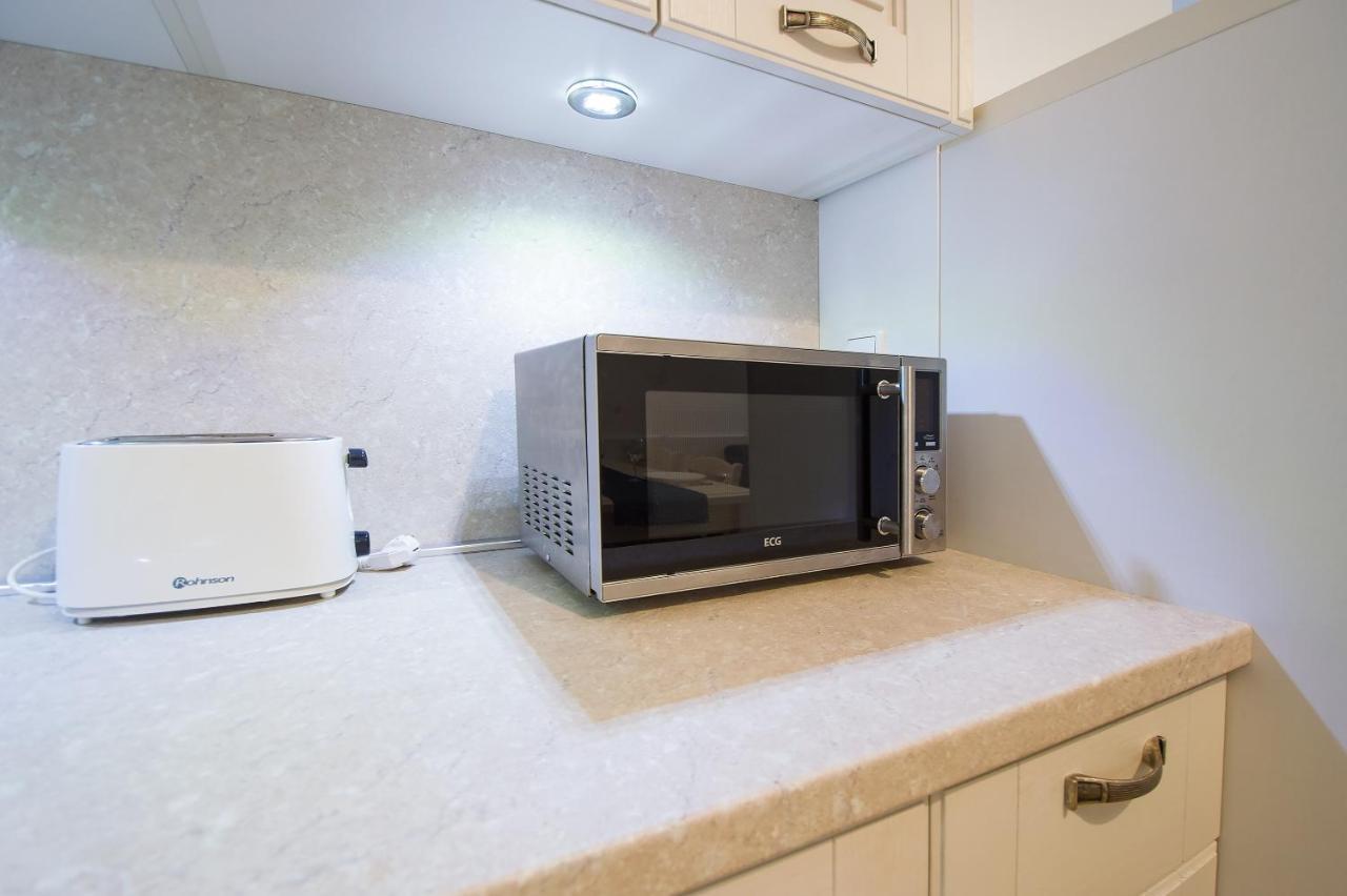 Modern Apartment Charvatova Praha Bagian luar foto